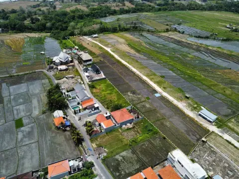3 Plots of Pink-Zoned Lands from 400 to 1,600 sqm Leasehold 5 Minutes from Cemagi Beach