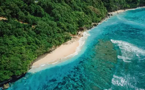 1.66 Hectares Stunning Green Bowl Cliff Front Land FREEHOLD
