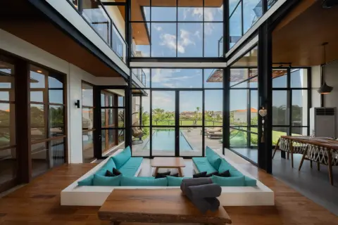 Quiet 4-Bedroom Modern Luxurious Villa in Berawa overlooking Ricefields