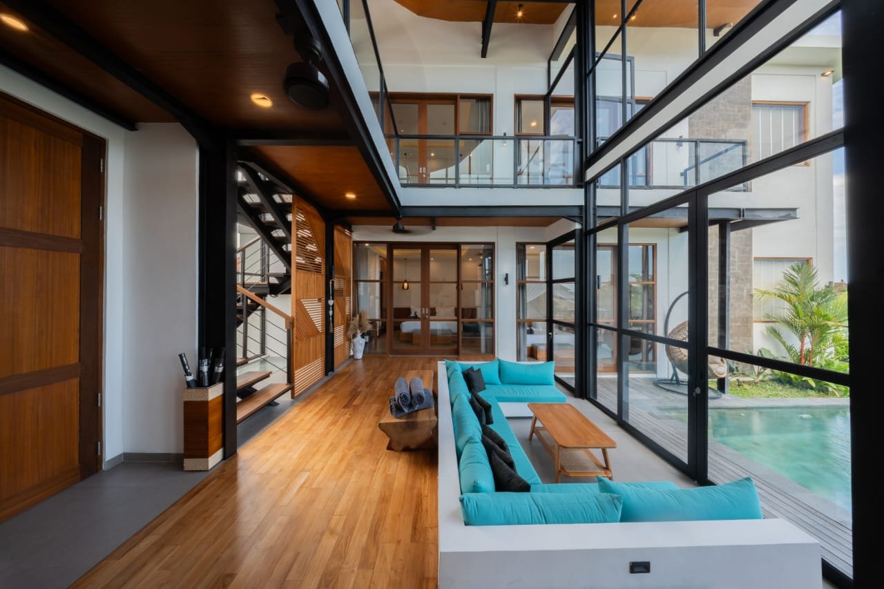 Quiet 4-Bedroom Modern Luxurious Villa in Berawa overlooking Ricefields Quiet 4-Bedroom Modern Luxurious Villa in Berawa overlooking Ricefields