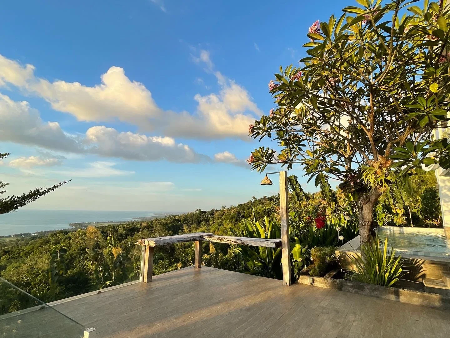 Tropical Colonial-Style Oceanview 7-Bedroom Villa on Hilltop Lovina Tropical Colonial-Style Oceanview 7-Bedroom Villa on Hilltop Lovina
