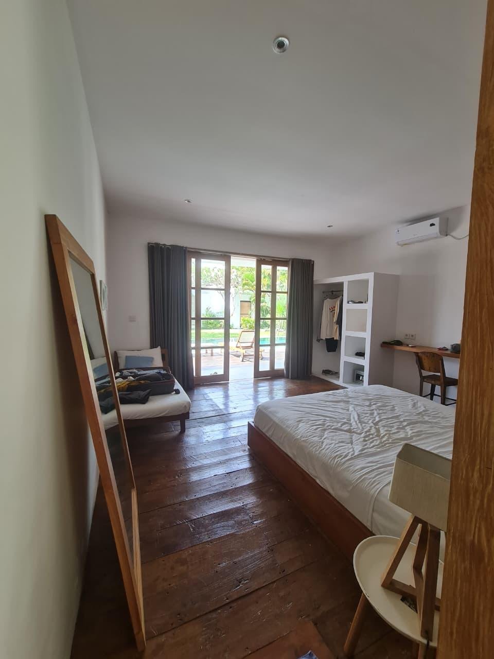 4-Bedroom Tropical Villa in Quiet Gang Mango Berawa with Rooftop & Large Garden