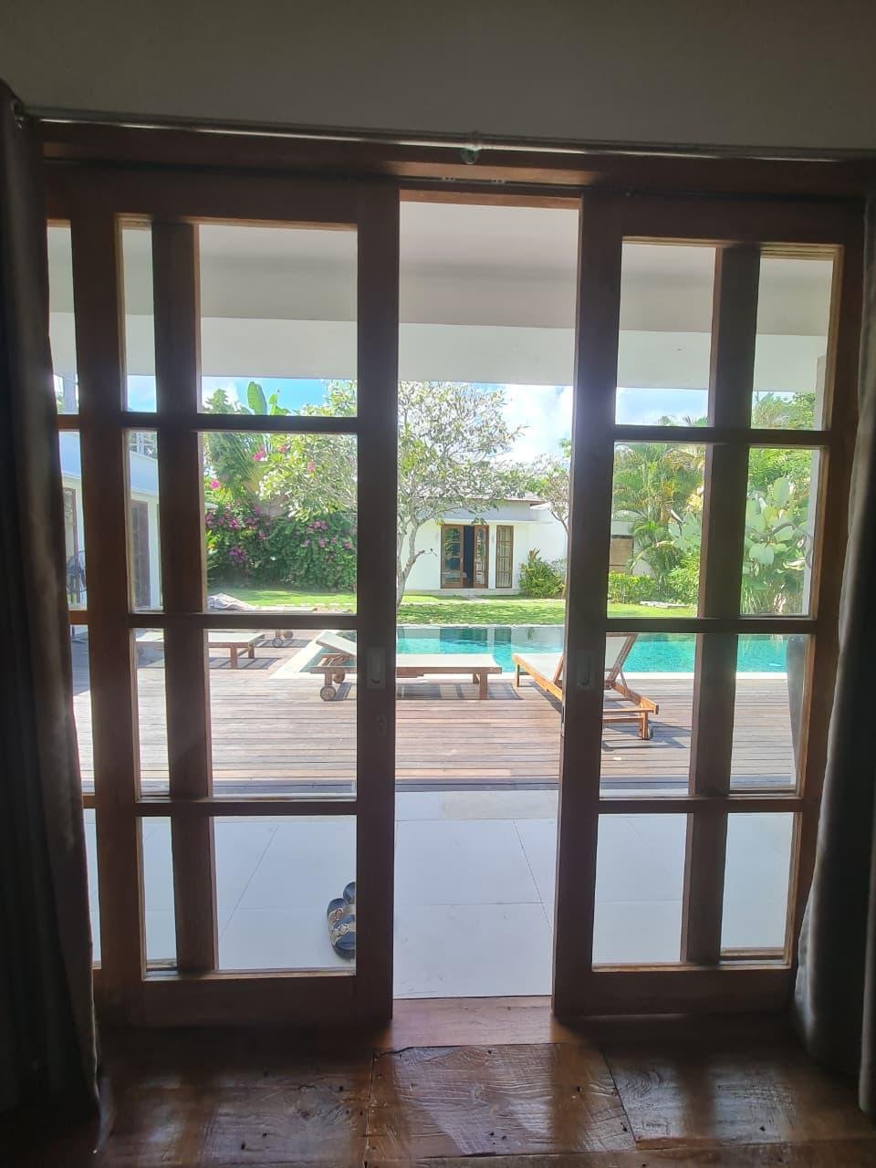 4-Bedroom Tropical Villa in Quiet Gang Mango Berawa with Rooftop & Large Garden