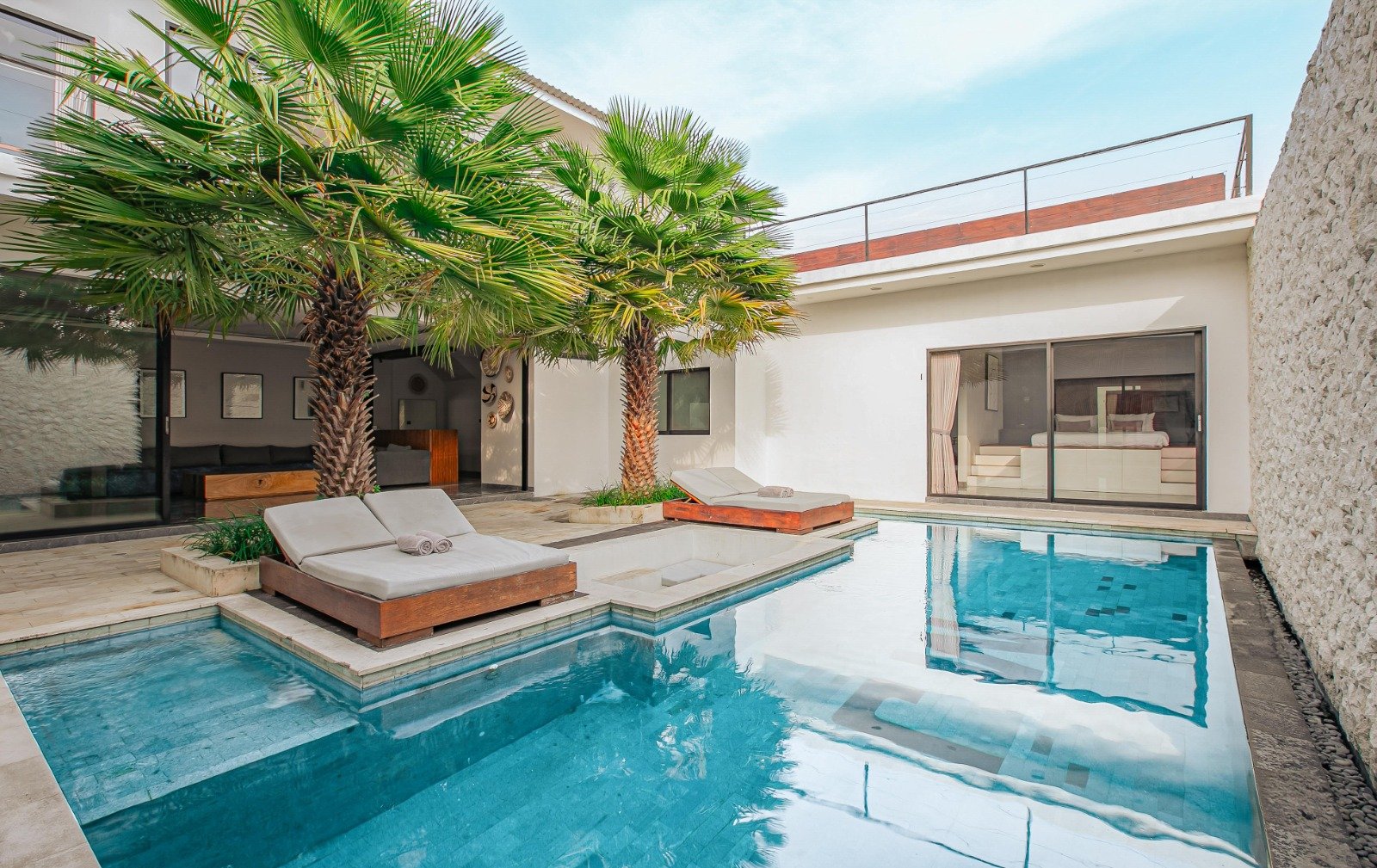 4-Bedroom Villa with Rooftop & Billiard Room in Canggu Raya near Berawa Nirvana Life