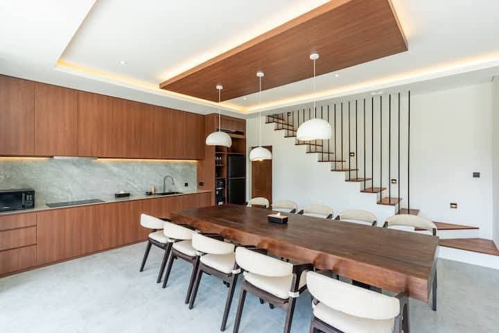 4-Bedroom Lux Villa in Berawa overlooking Ricefields near Bali Bulldogs Arena 4-Bedroom Lux Villa in Berawa overlooking Ricefields near Bali Bulldogs Arena
