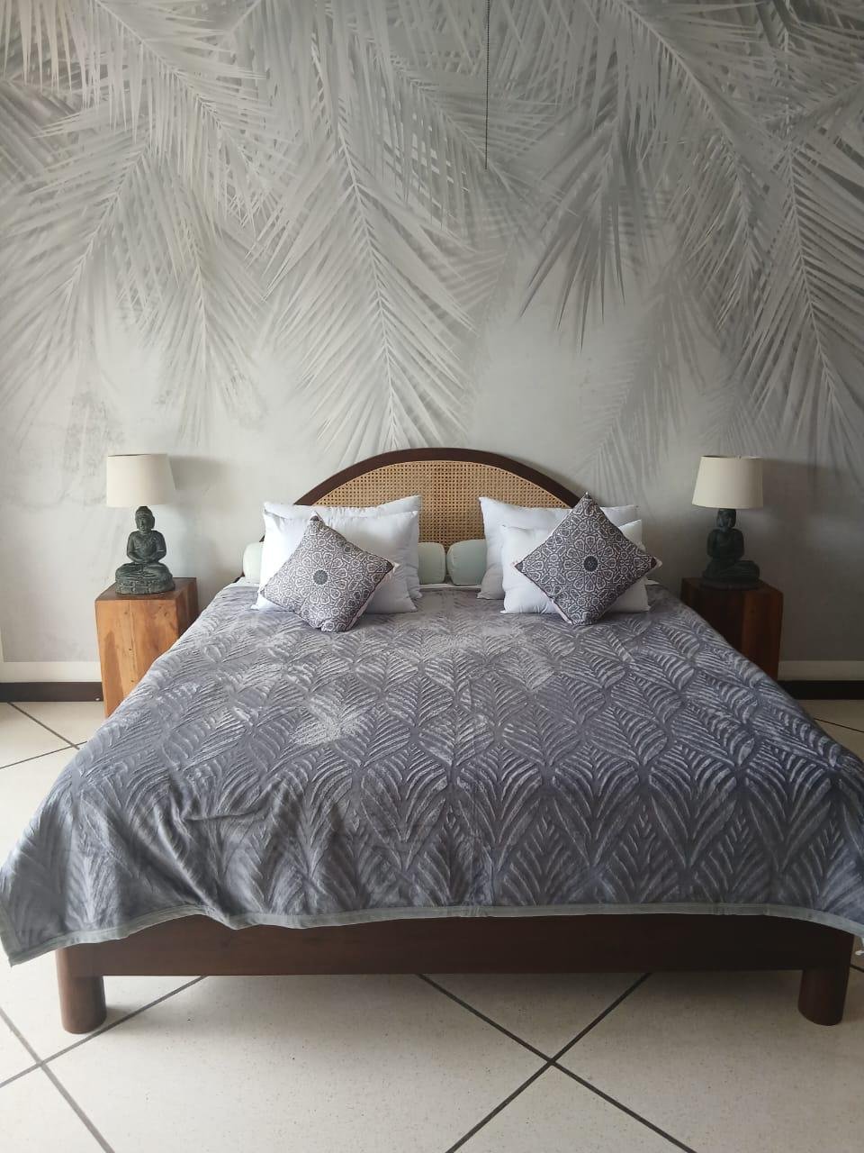 4-Bedroom Villa walking distance to Batu Belig Beach near Berawa & Café del Mar Canggu 4-Bedroom Villa walking distance to Batu Belig Beach near Berawa & Café del Mar Canggu