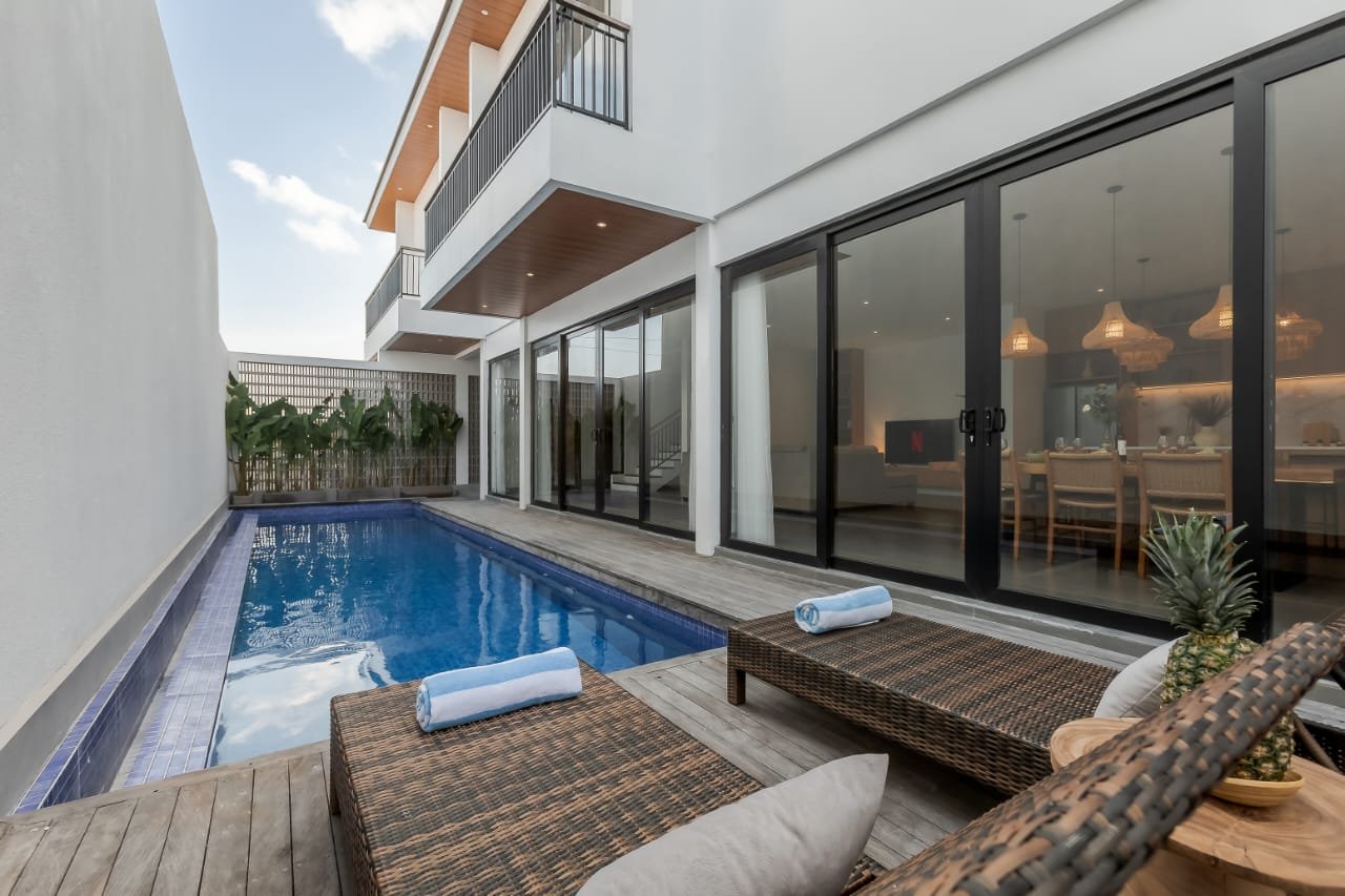 Brand New 4-Bedroom Luxury Villa with Rice Field Views in Canggu Shortcut Brand New 4-Bedroom Luxury Villa with Rice Field Views in Canggu Shortcut