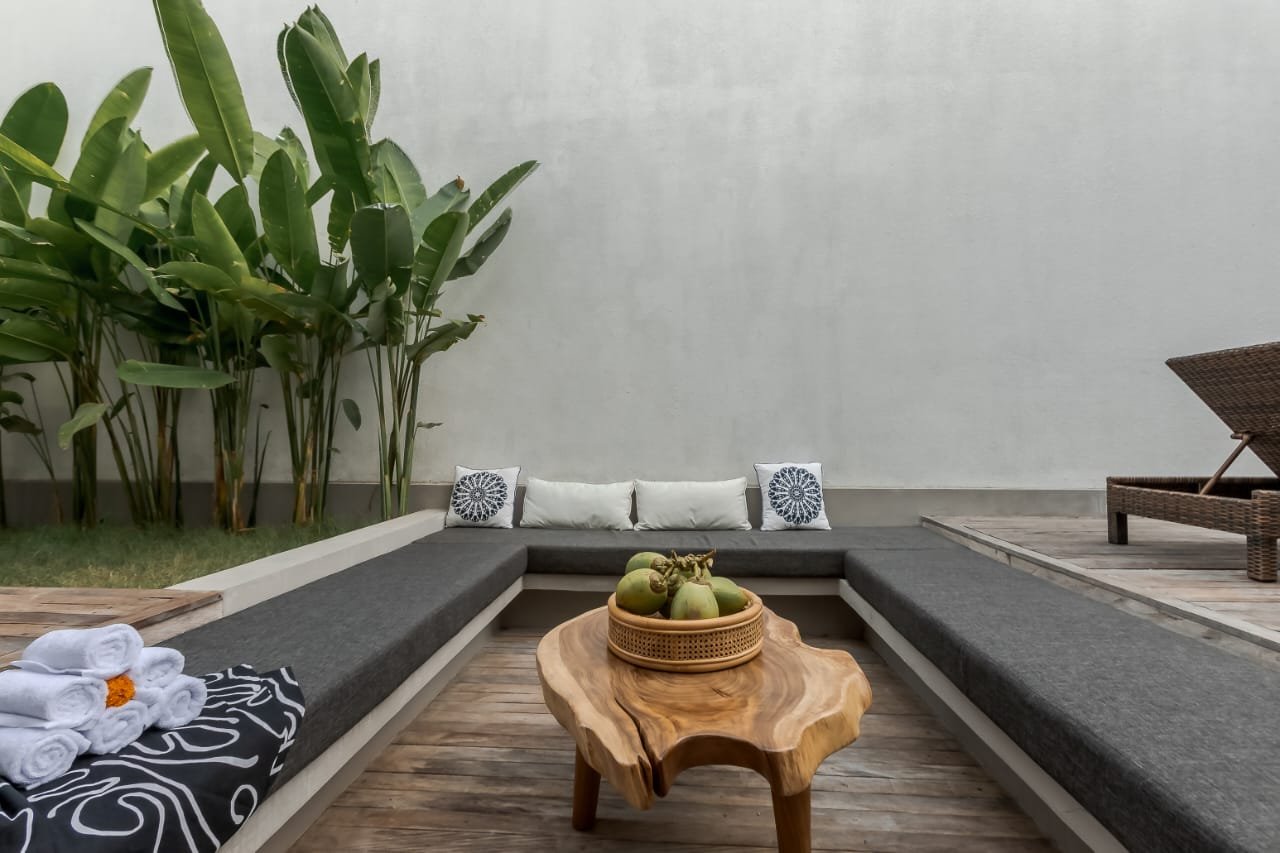 Brand New 4-Bedroom Luxury Villa with Rice Field Views in Canggu Shortcut Brand New 4-Bedroom Luxury Villa with Rice Field Views in Canggu Shortcut