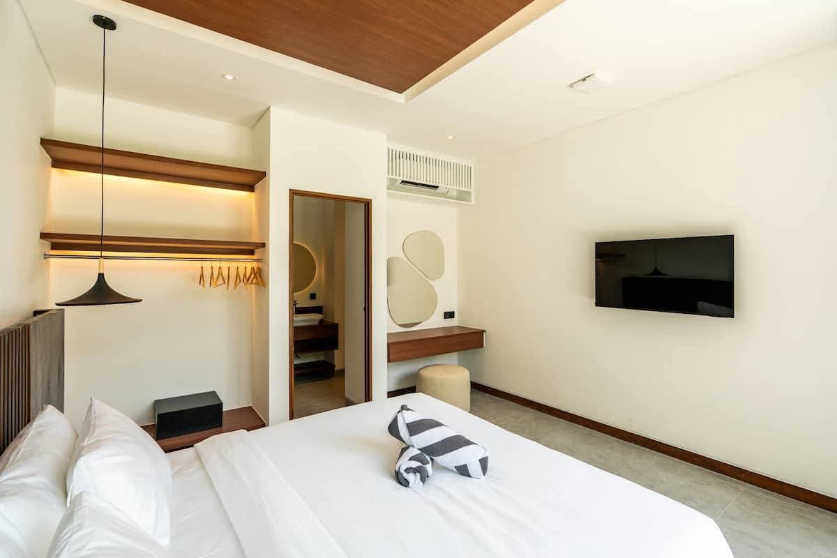 4-Bedroom Lux Villa in Berawa overlooking Ricefields near Bali Bulldogs Arena