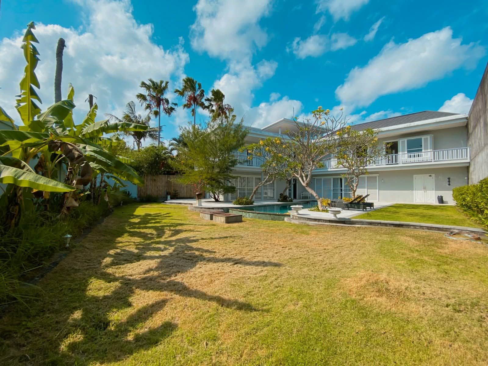 4-Bedroom Family Villa in Berawa near Milu by Nook 4-Bedroom Family Villa in Berawa near Milu by Nook