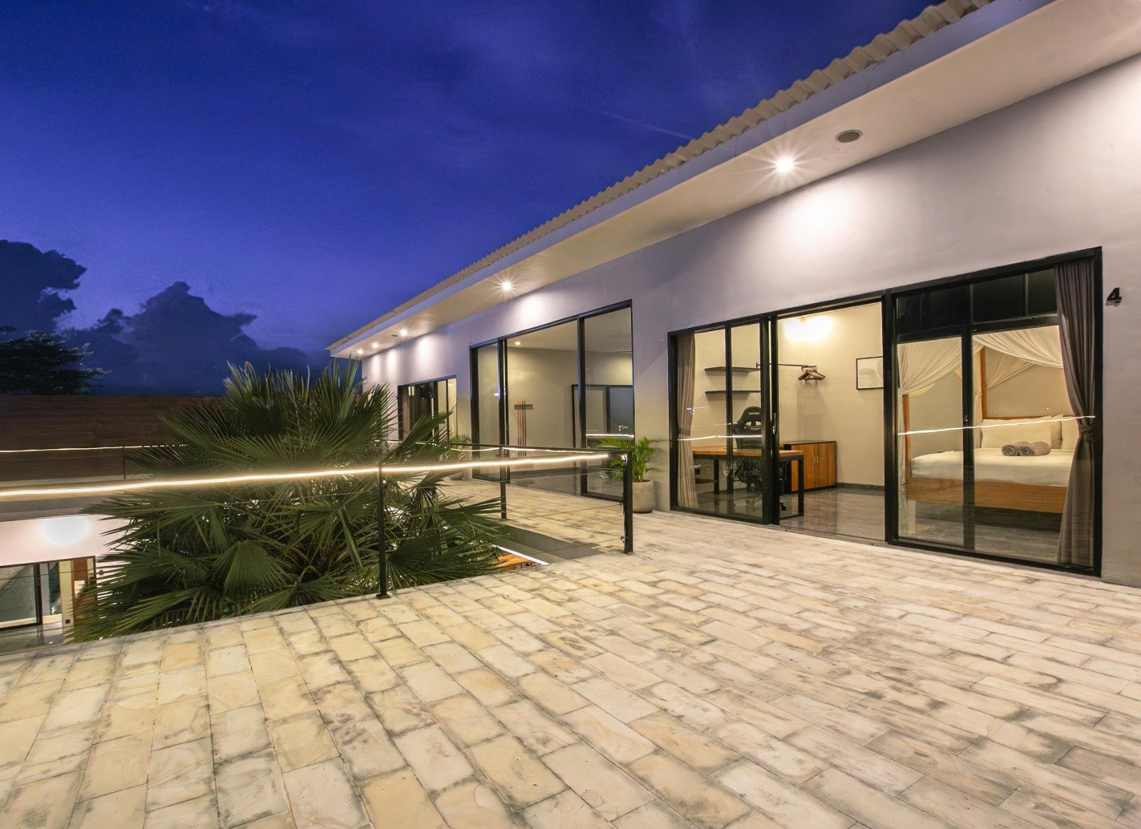 4-Bedroom Villa with Rooftop & Billiard Room in Canggu Raya near Berawa Nirvana Life