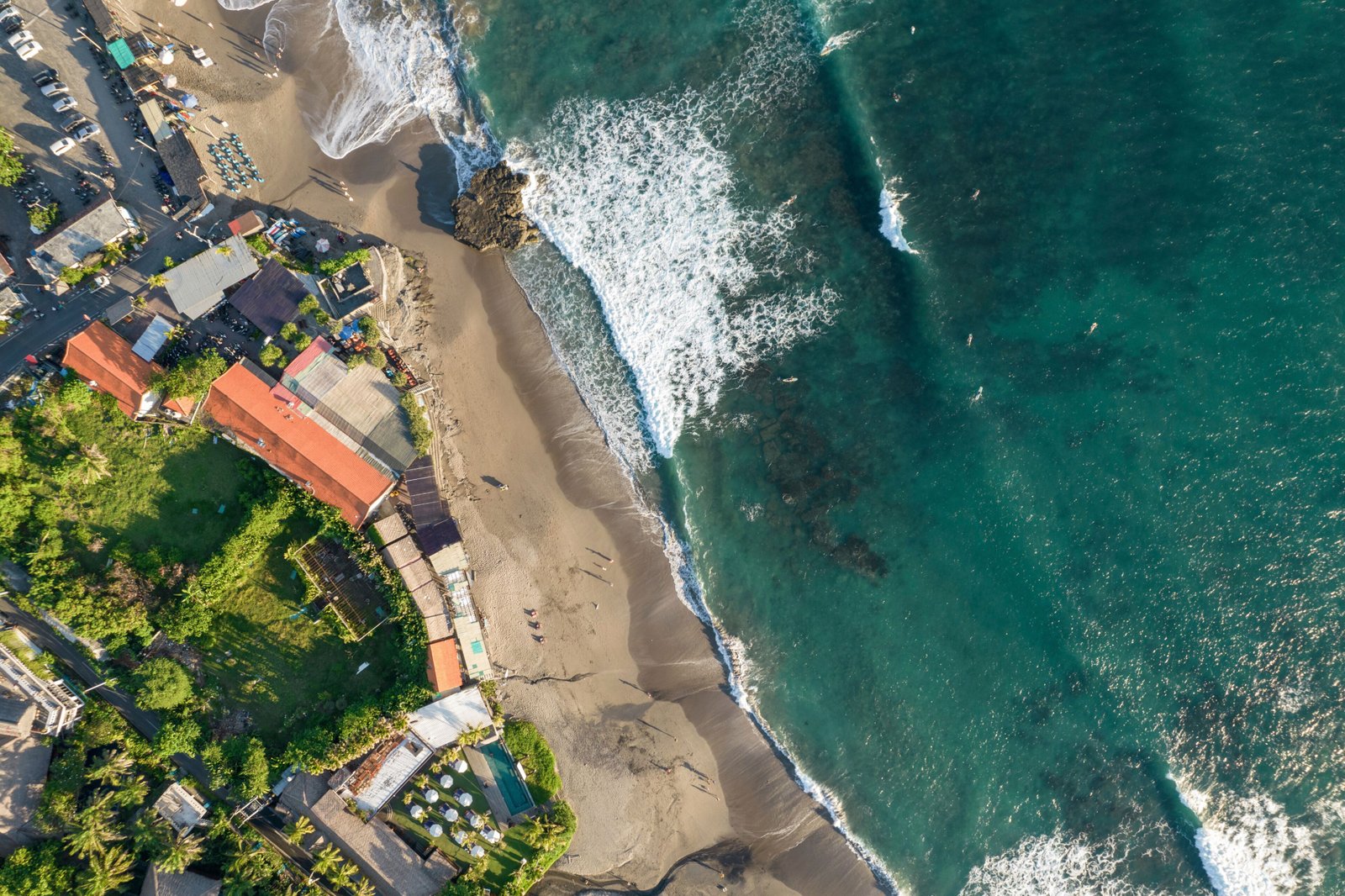 Very Rare 10 Are Freehold Beachfront Land in Batu Bolong, Canggu